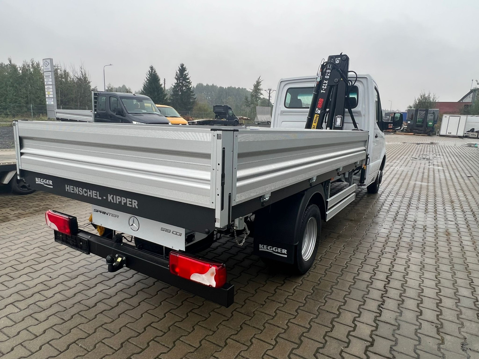 SPRINTER 519 CDI 5,5T HIAB*LED AHK3,5T