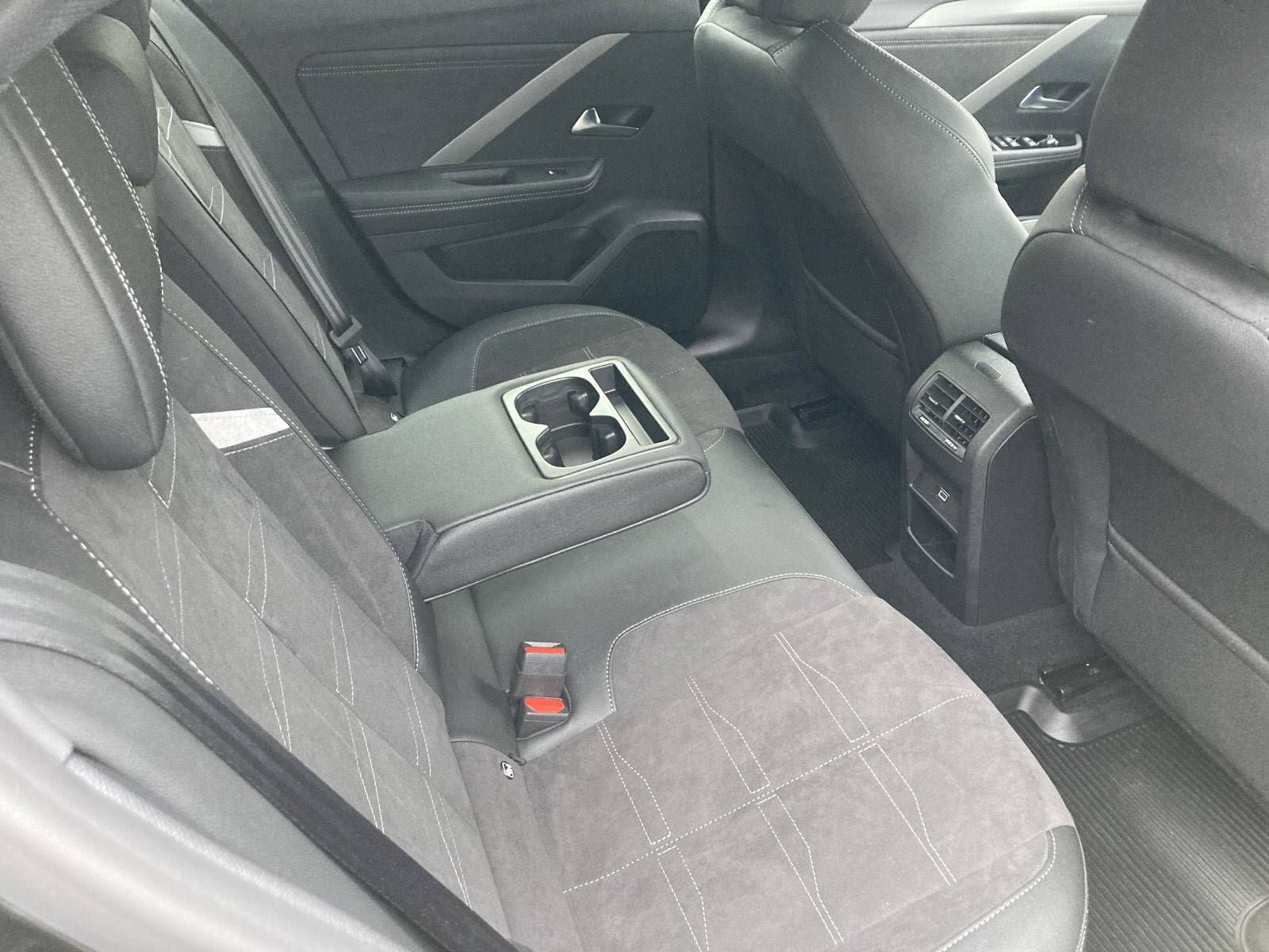 ASTRA VI 1.6 HYBRID 180 GS LINE