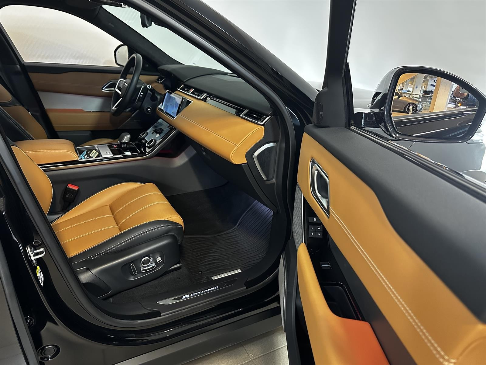 RANGE ROVER VELAR 2.0 P400E 404 R-DYNAMIC HSE