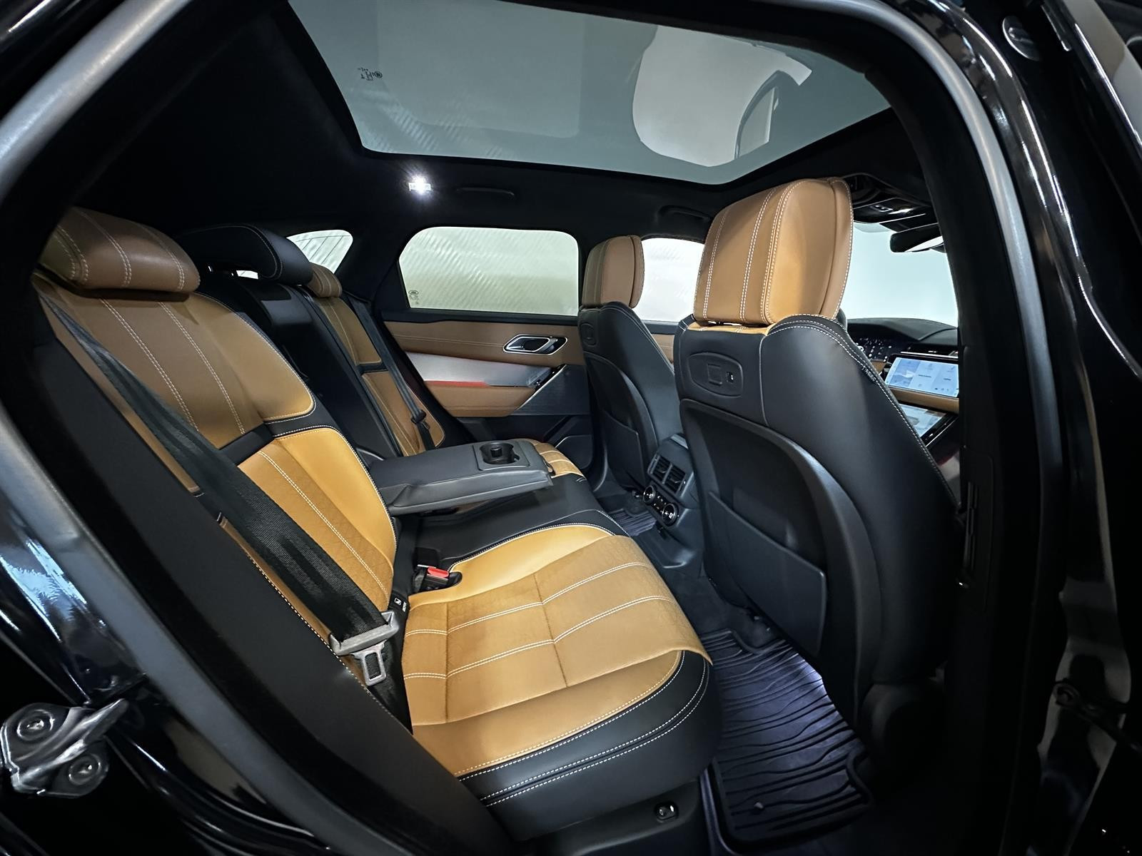 RANGE ROVER VELAR 2.0 P400E 404 R-DYNAMIC HSE