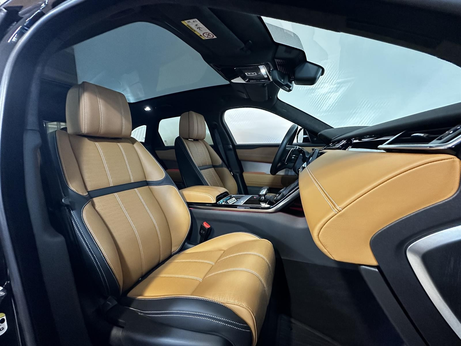 RANGE ROVER VELAR 2.0 P400E 404 R-DYNAMIC HSE