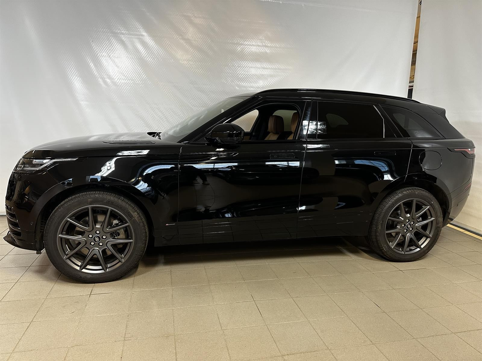 RANGE ROVER VELAR 2.0 P400E 404 R-DYNAMIC HSE