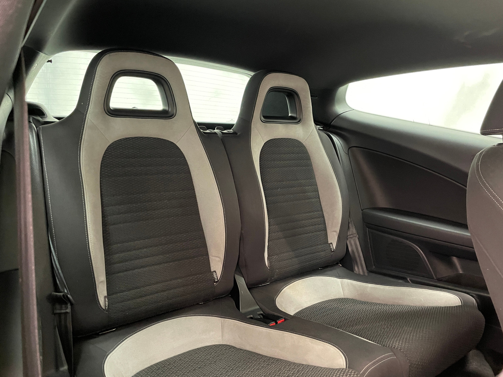 2.0 TDI 150 R-LINE DSG R-LINE SPORT