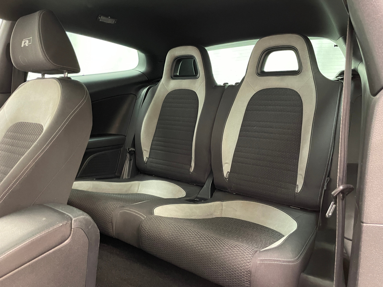 2.0 TDI 150 R-LINE DSG R-LINE SPORT