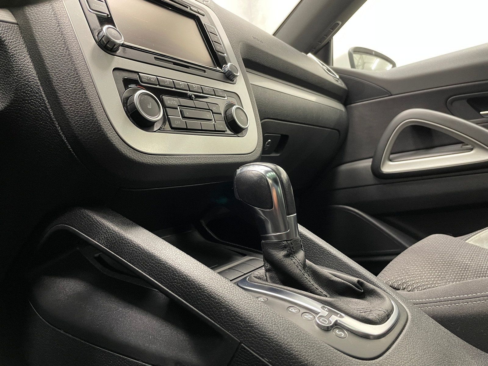 2.0 TDI 150 R-LINE DSG R-LINE SPORT