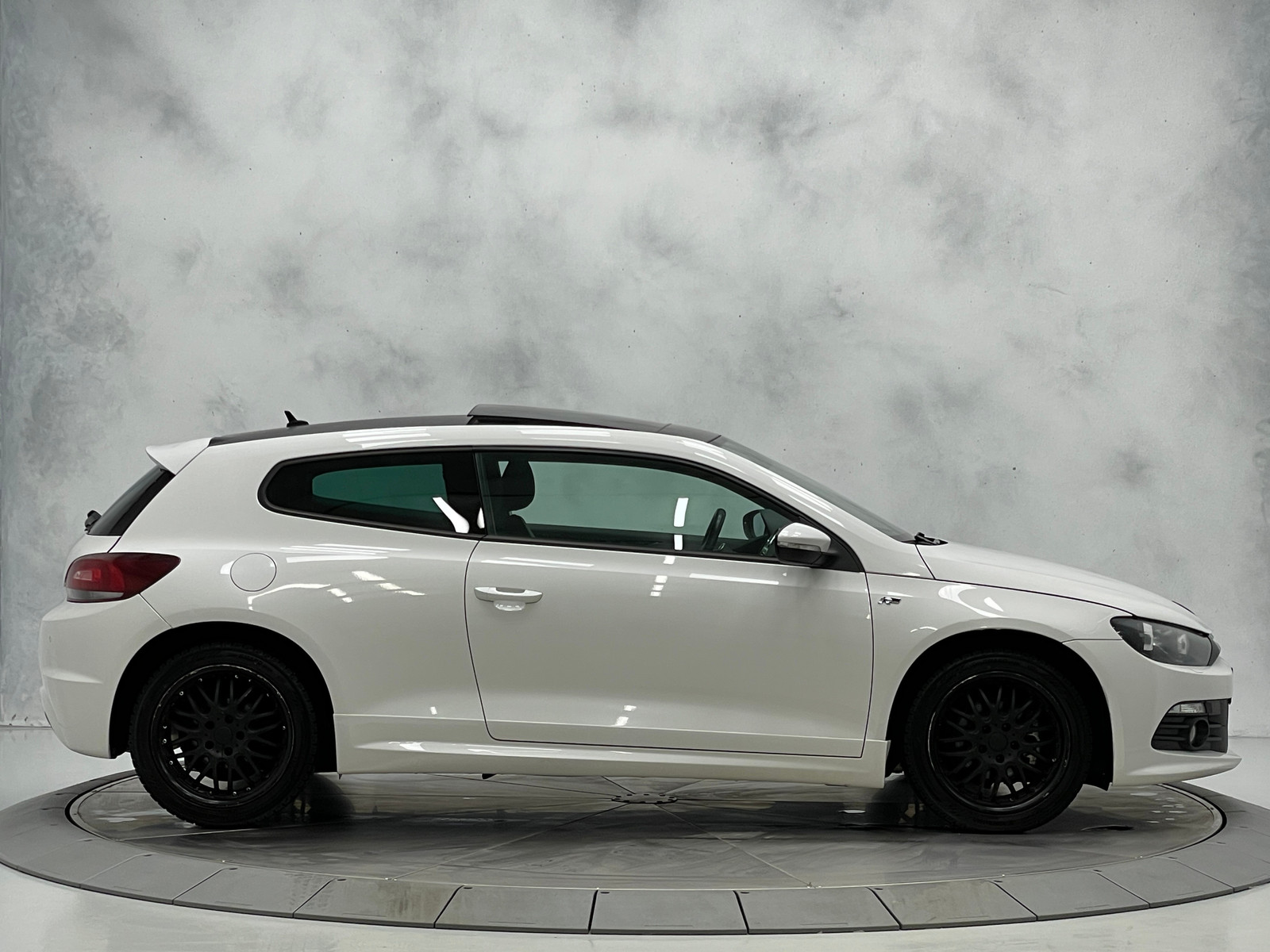 2.0 TDI 150 R-LINE DSG R-LINE SPORT