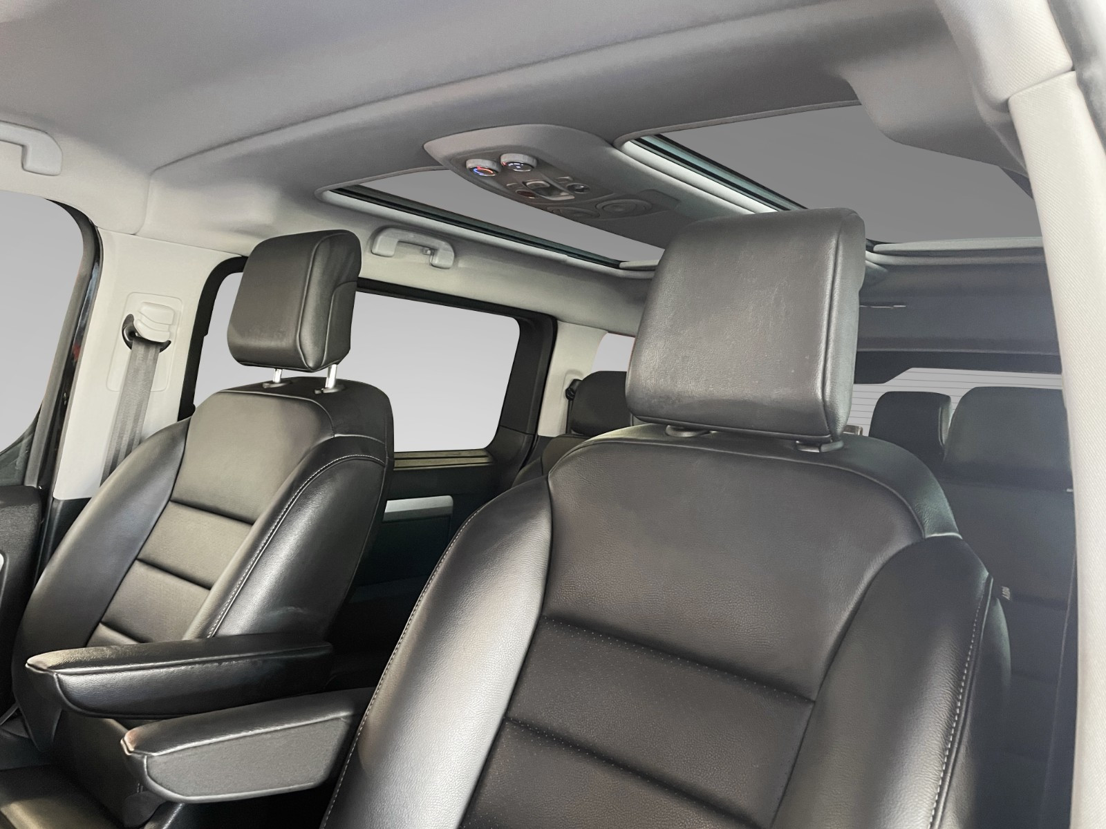 ZAFIRA-e Life L2 300 75 kWh BUSINESS ELEGANCE