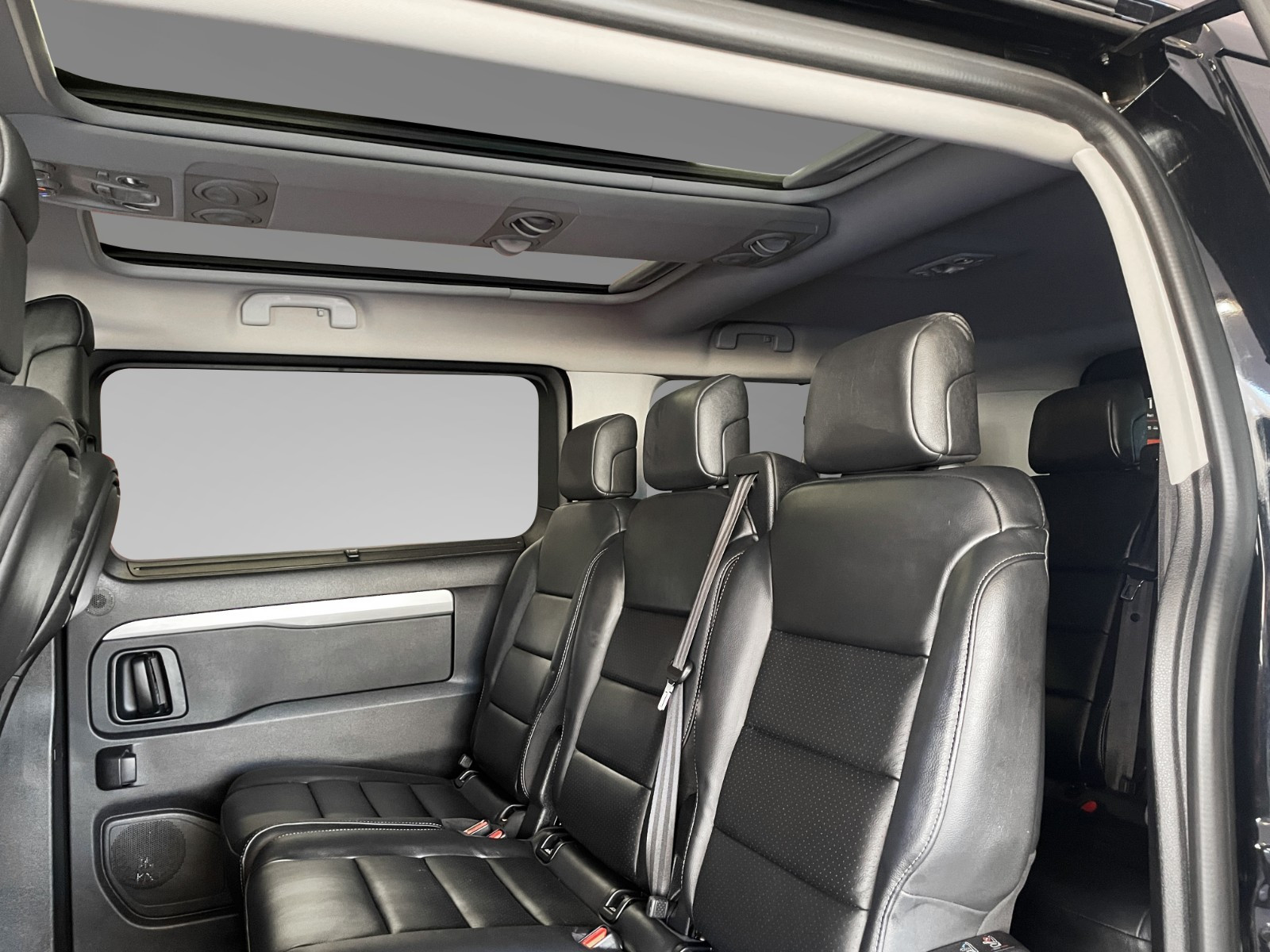 ZAFIRA-e Life L2 300 75 kWh BUSINESS ELEGANCE