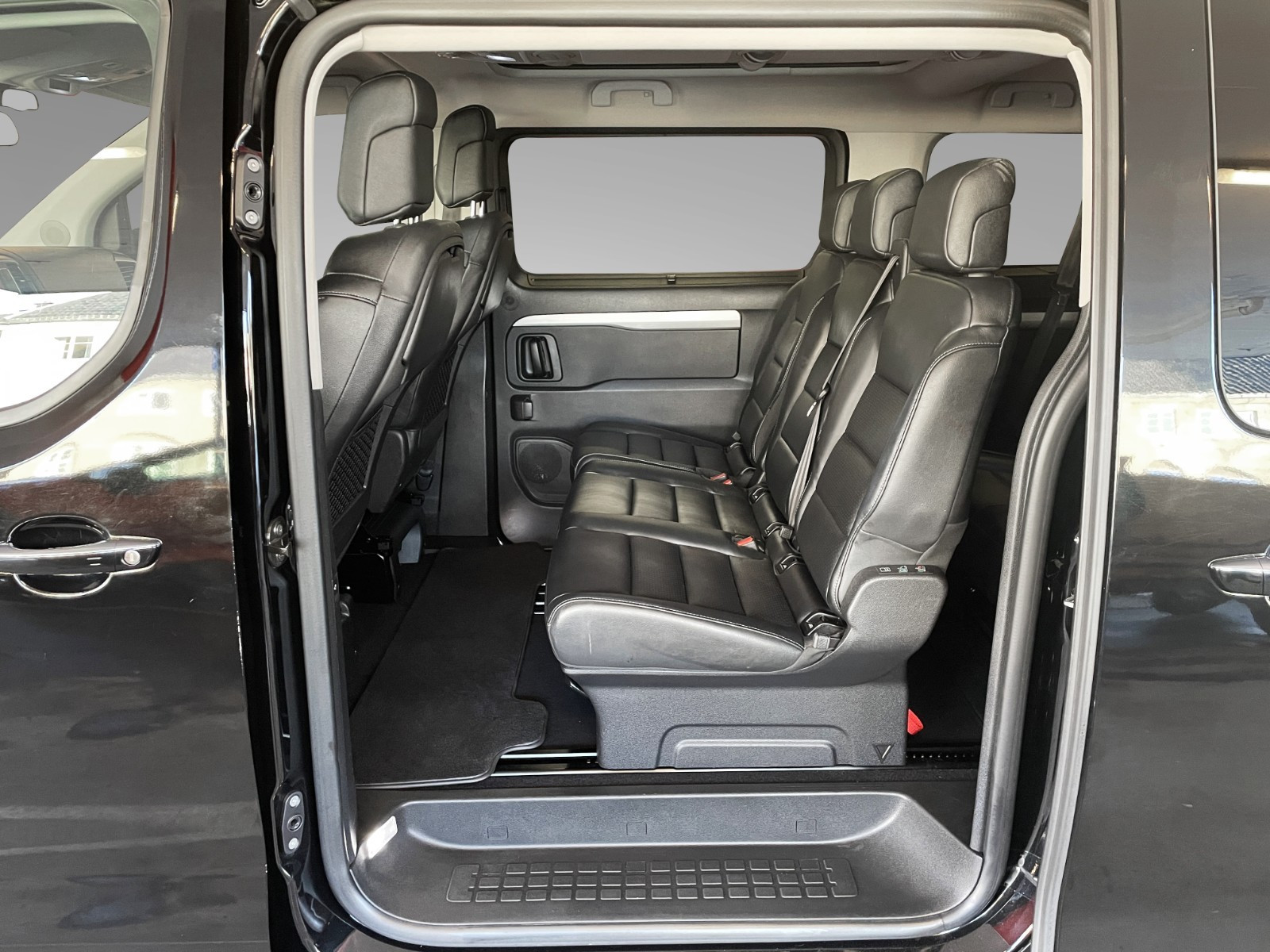 ZAFIRA-e Life L2 300 75 kWh BUSINESS ELEGANCE