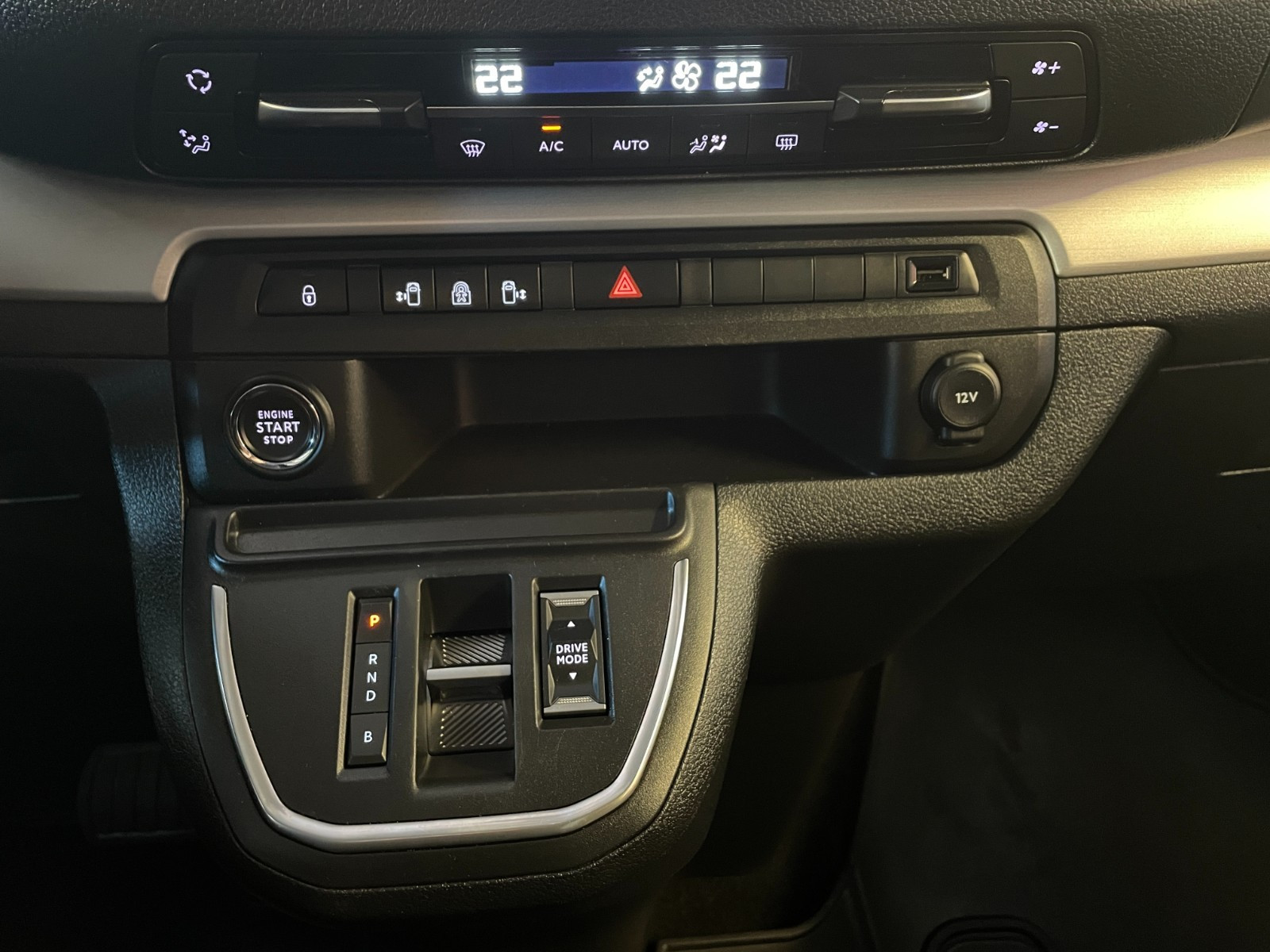 ZAFIRA-e Life L2 300 75 kWh BUSINESS ELEGANCE