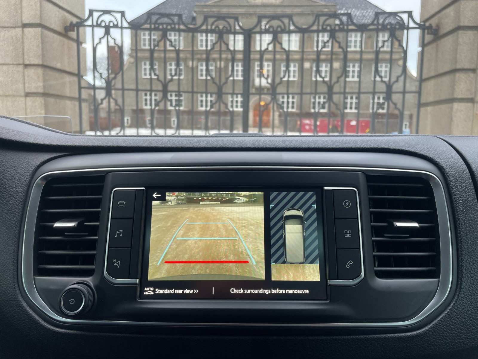 ZAFIRA-e Life L2 300 75 kWh BUSINESS ELEGANCE