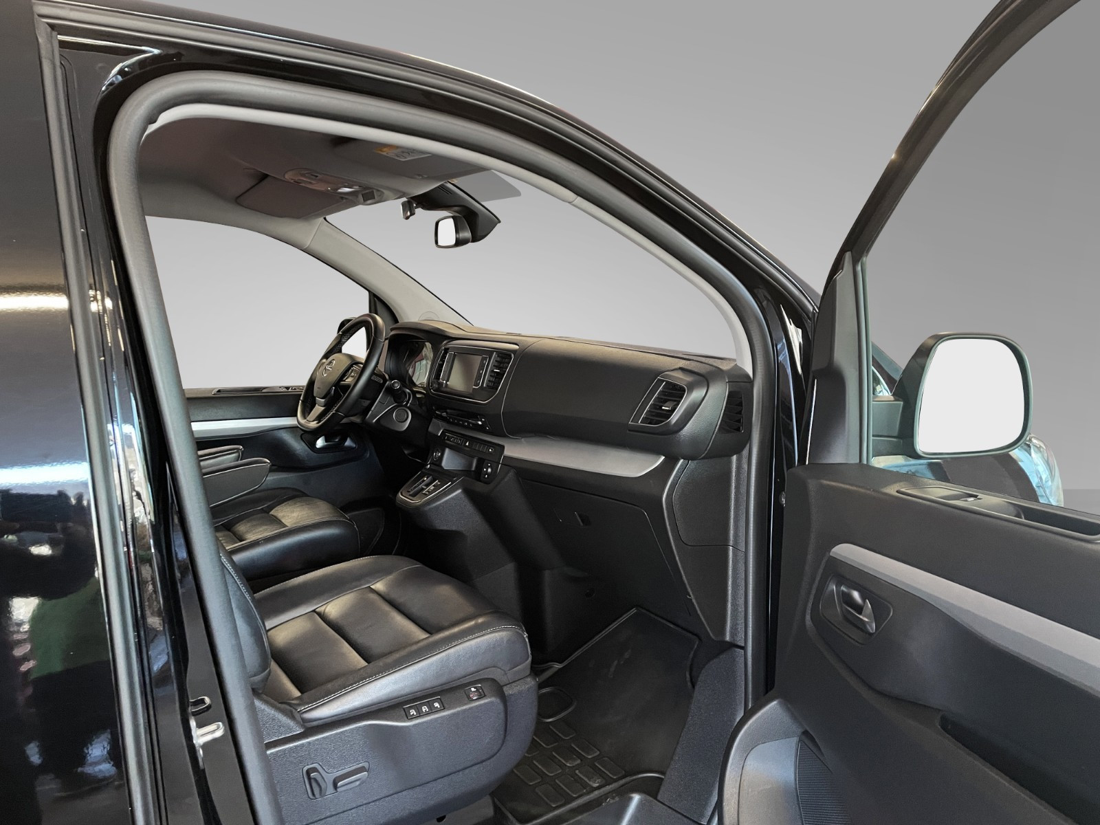 ZAFIRA-e Life L2 300 75 kWh BUSINESS ELEGANCE