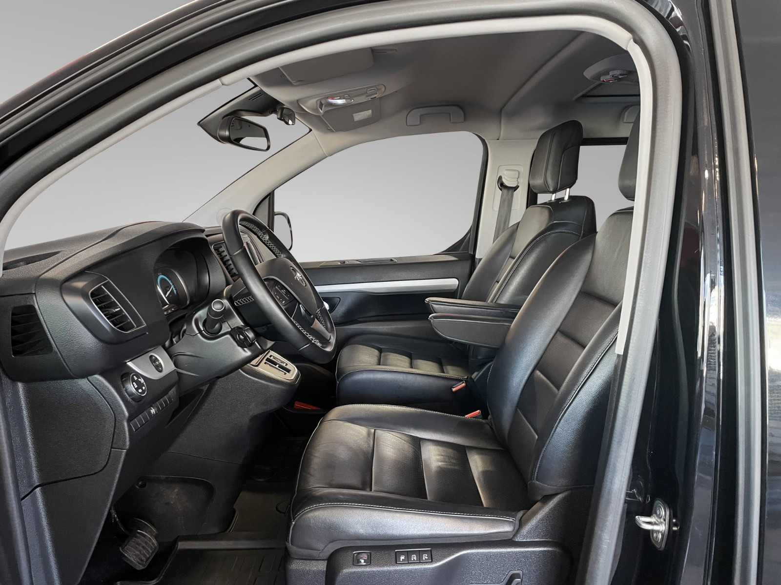 ZAFIRA-e Life L2 300 75 kWh BUSINESS ELEGANCE