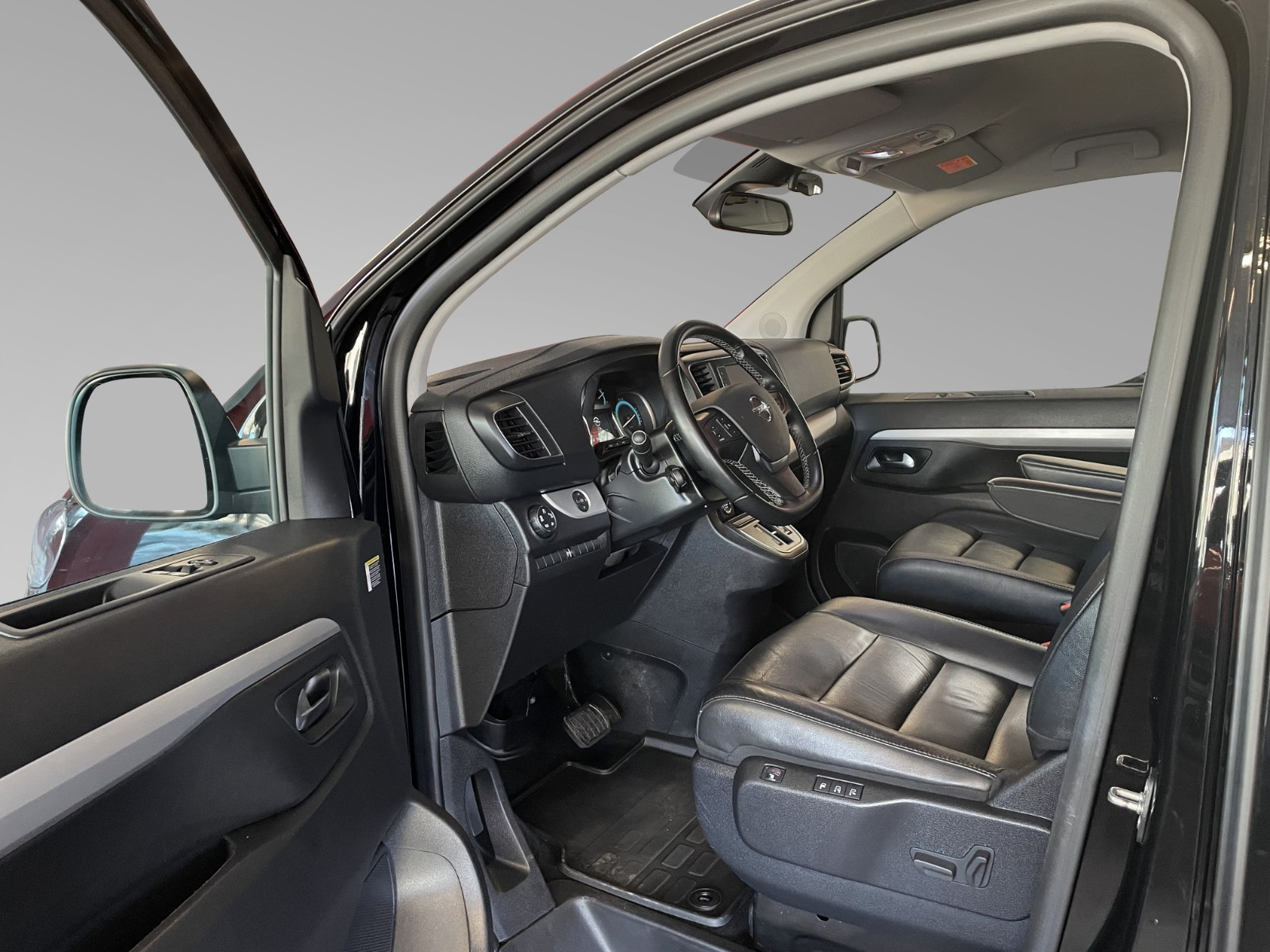 ZAFIRA-e Life L2 300 75 kWh BUSINESS ELEGANCE