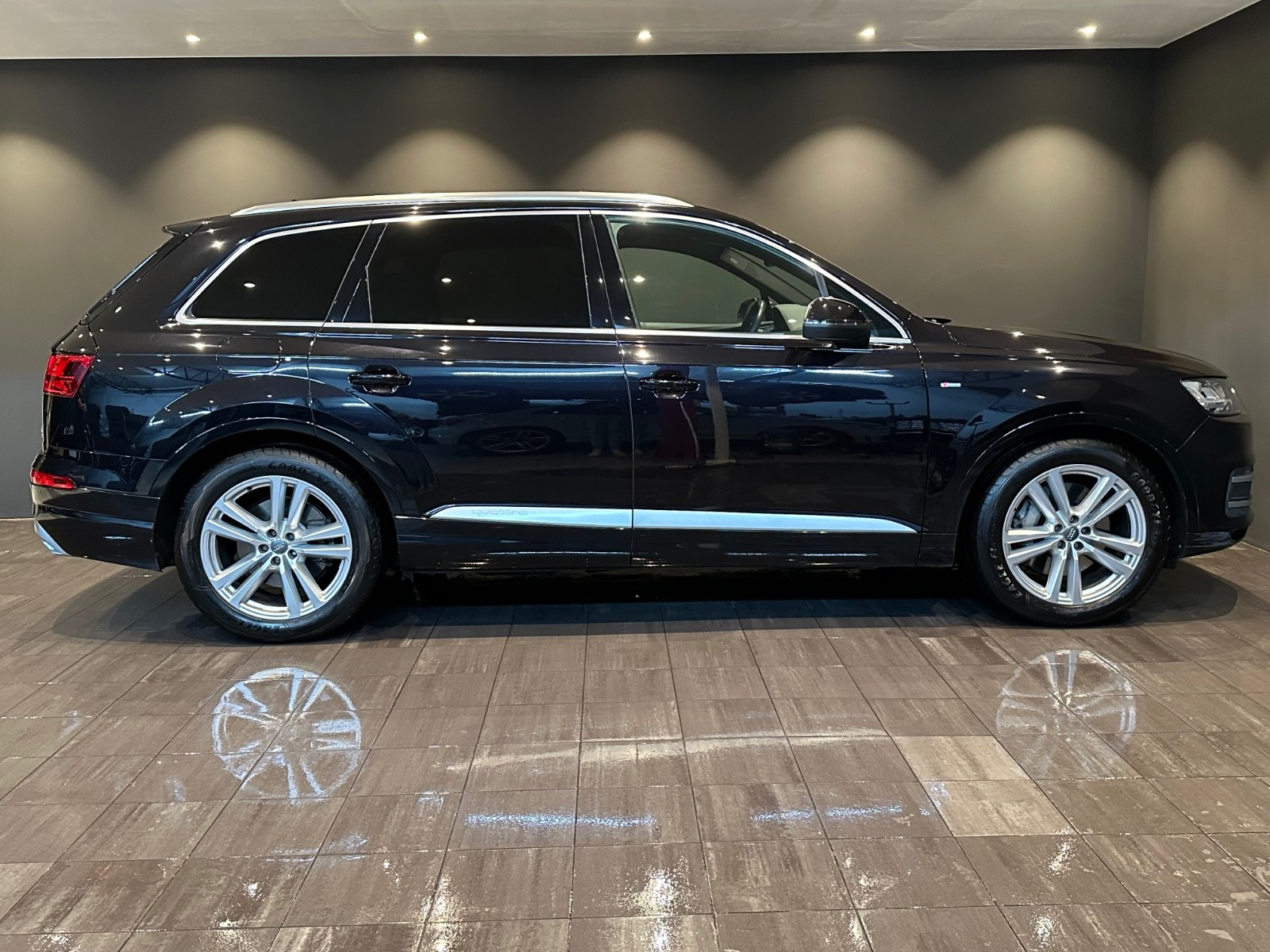 : Q7 (2) 3.0 TDI QUATTRO