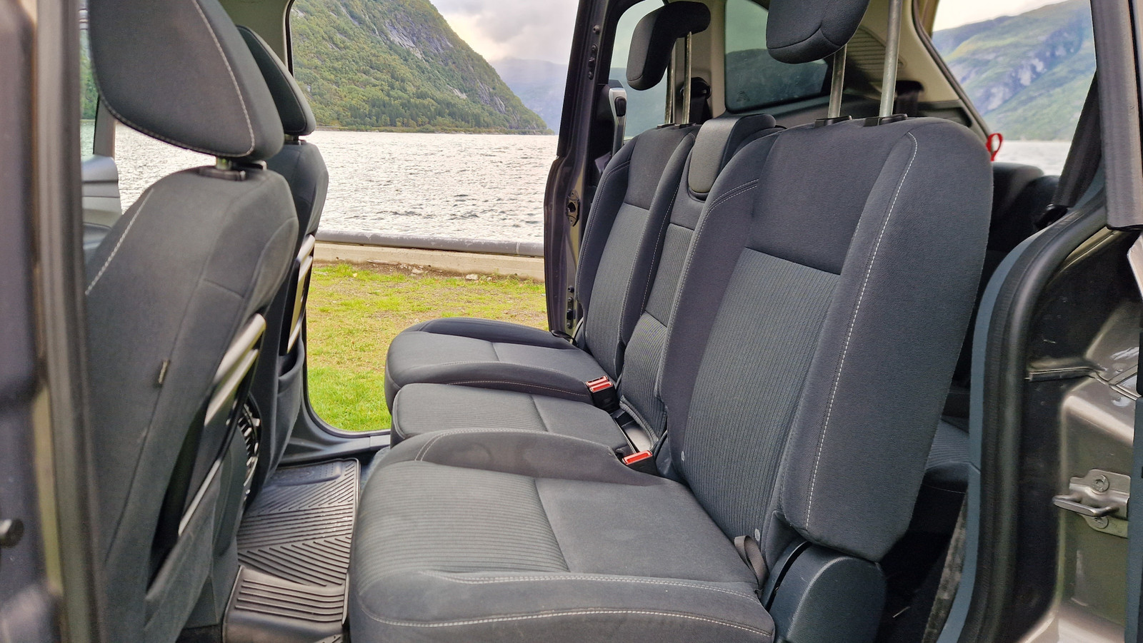 FORD GRAND C-MAX II 2.0 TDCI 140 TITANIUM 7PLACES