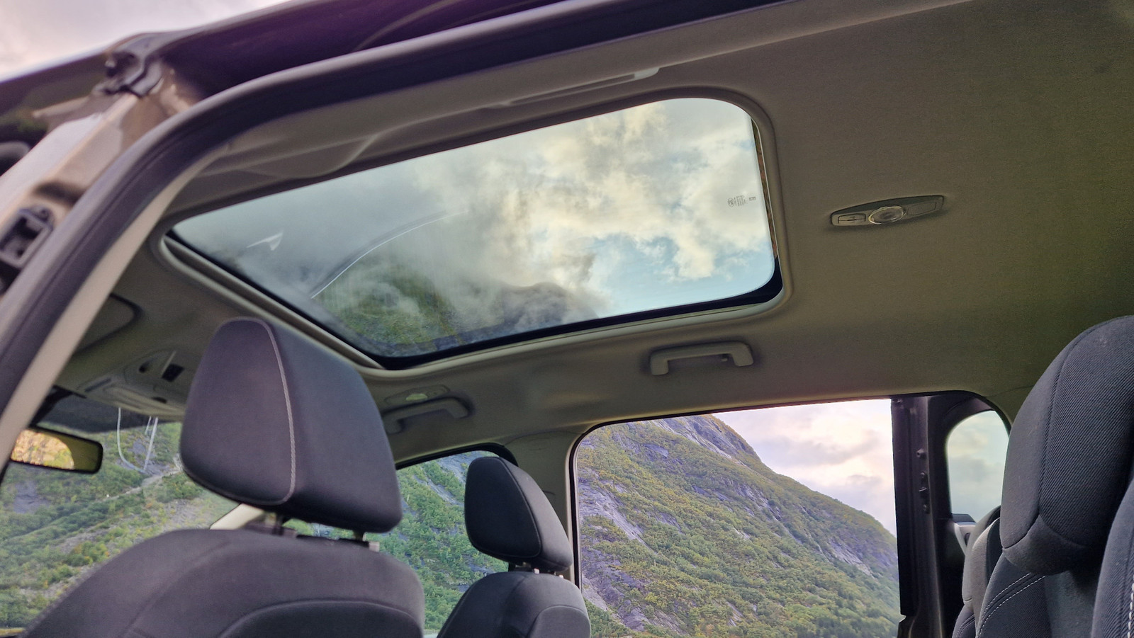 FORD GRAND C-MAX II 2.0 TDCI 140 TITANIUM 7PLACES