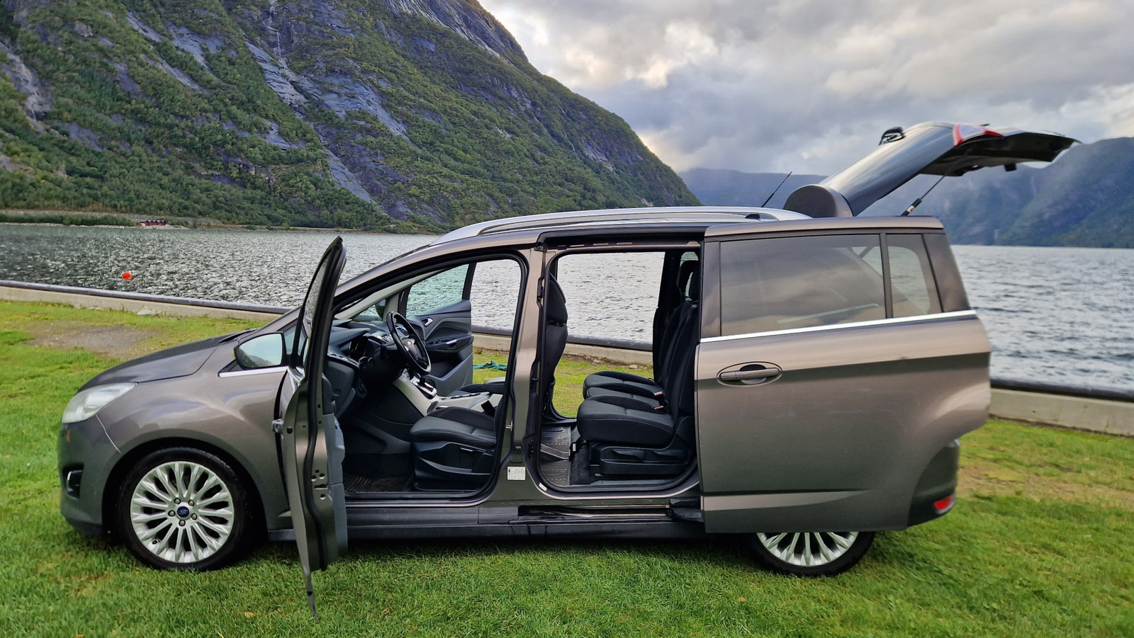 FORD GRAND C-MAX II 2.0 TDCI 140 TITANIUM 7PLACES