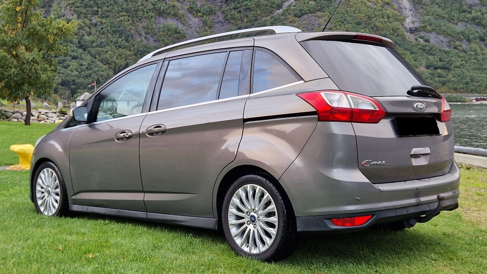 FORD GRAND C-MAX II 2.0 TDCI 140 TITANIUM 7PLACES
